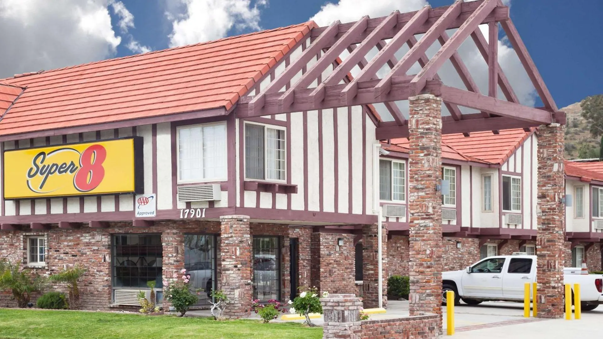 4 Top-Rated Super 8 By Wyndham Hotels In California