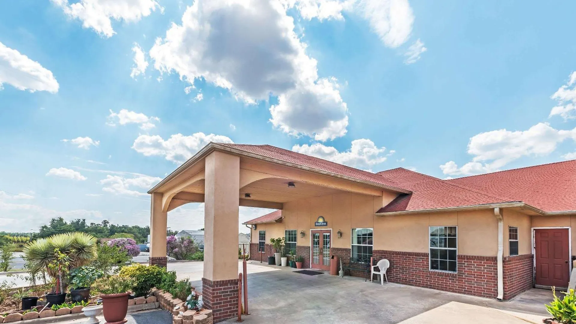 Staying In Texoma: 5 Budget Hotels Compared & Ranked